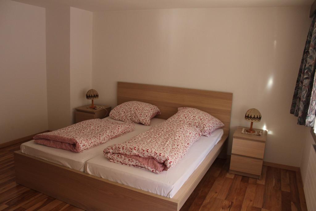 Ferienwohnung Silberdistel, Saastalstrasse 178 Szoba fotó